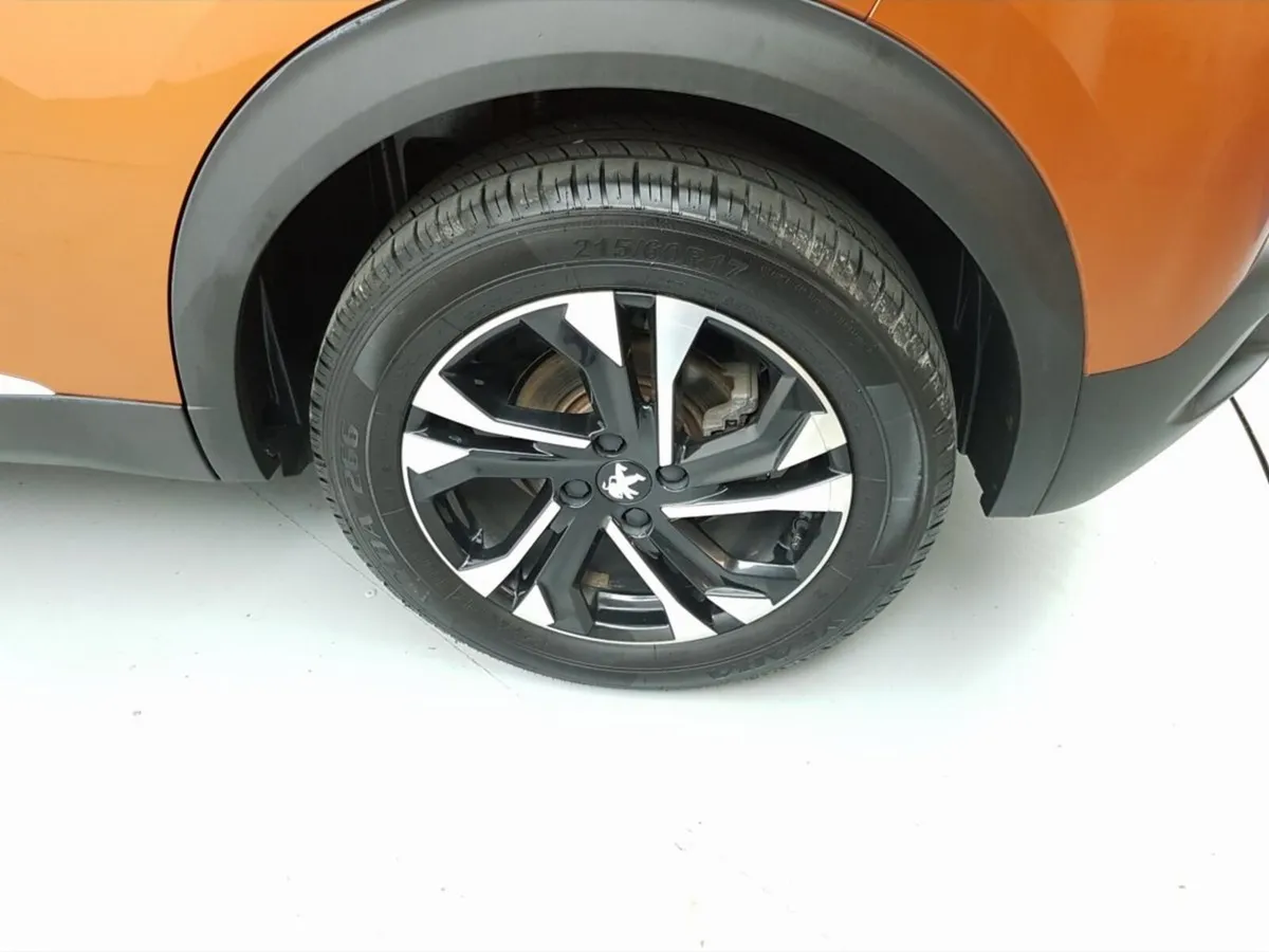 Peugeot 2008 MPV, Electric, 2022, Orange