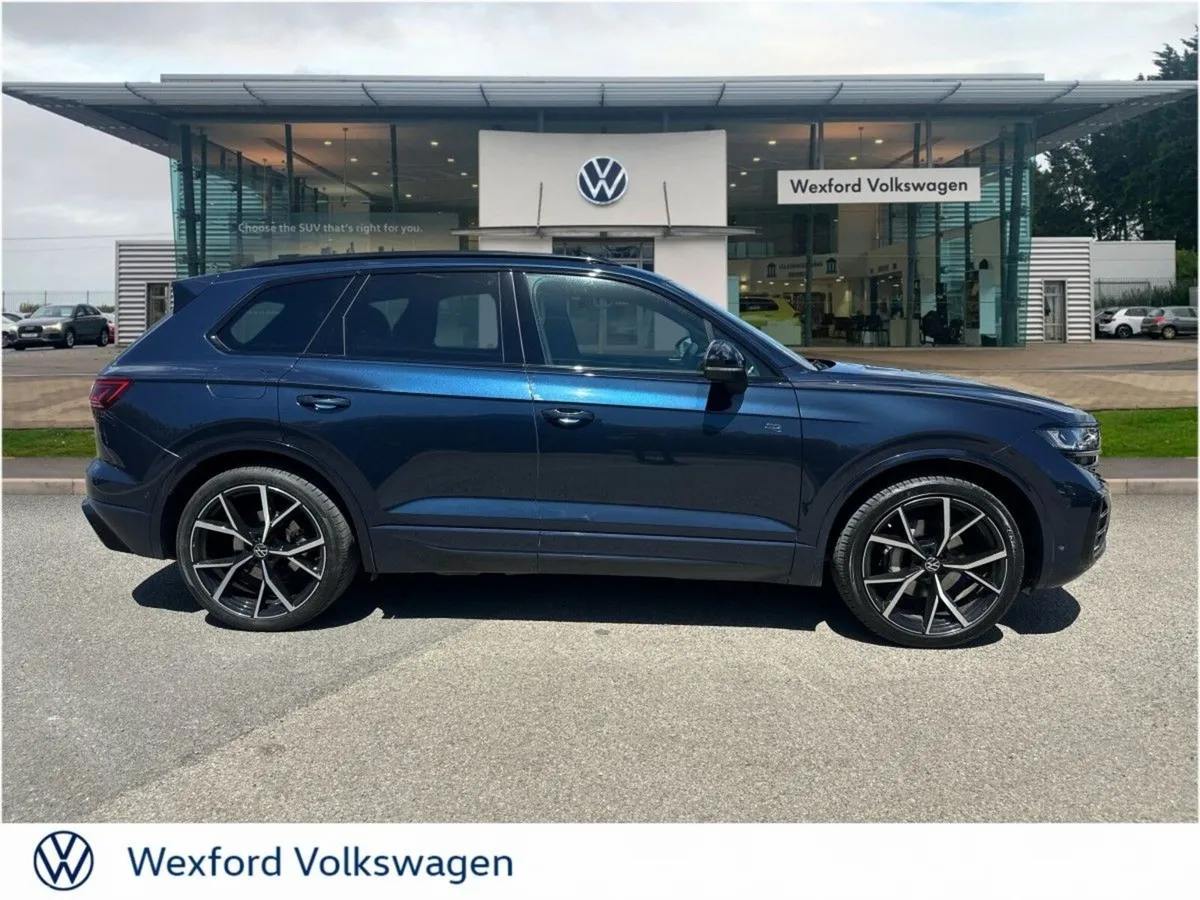Volkswagen Touareg SUV, Diesel, 2024, Blue