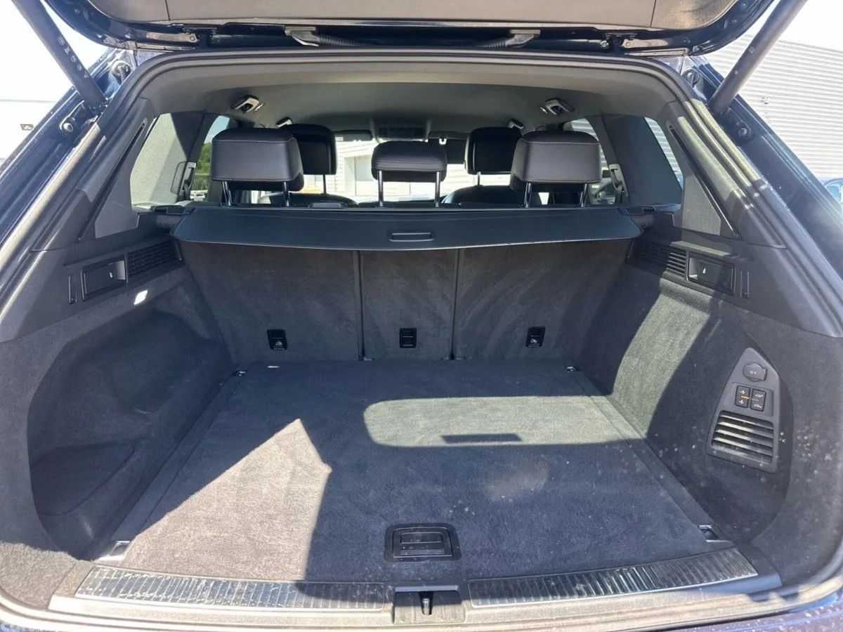 Volkswagen Touareg SUV, Diesel, 2024, Blue
