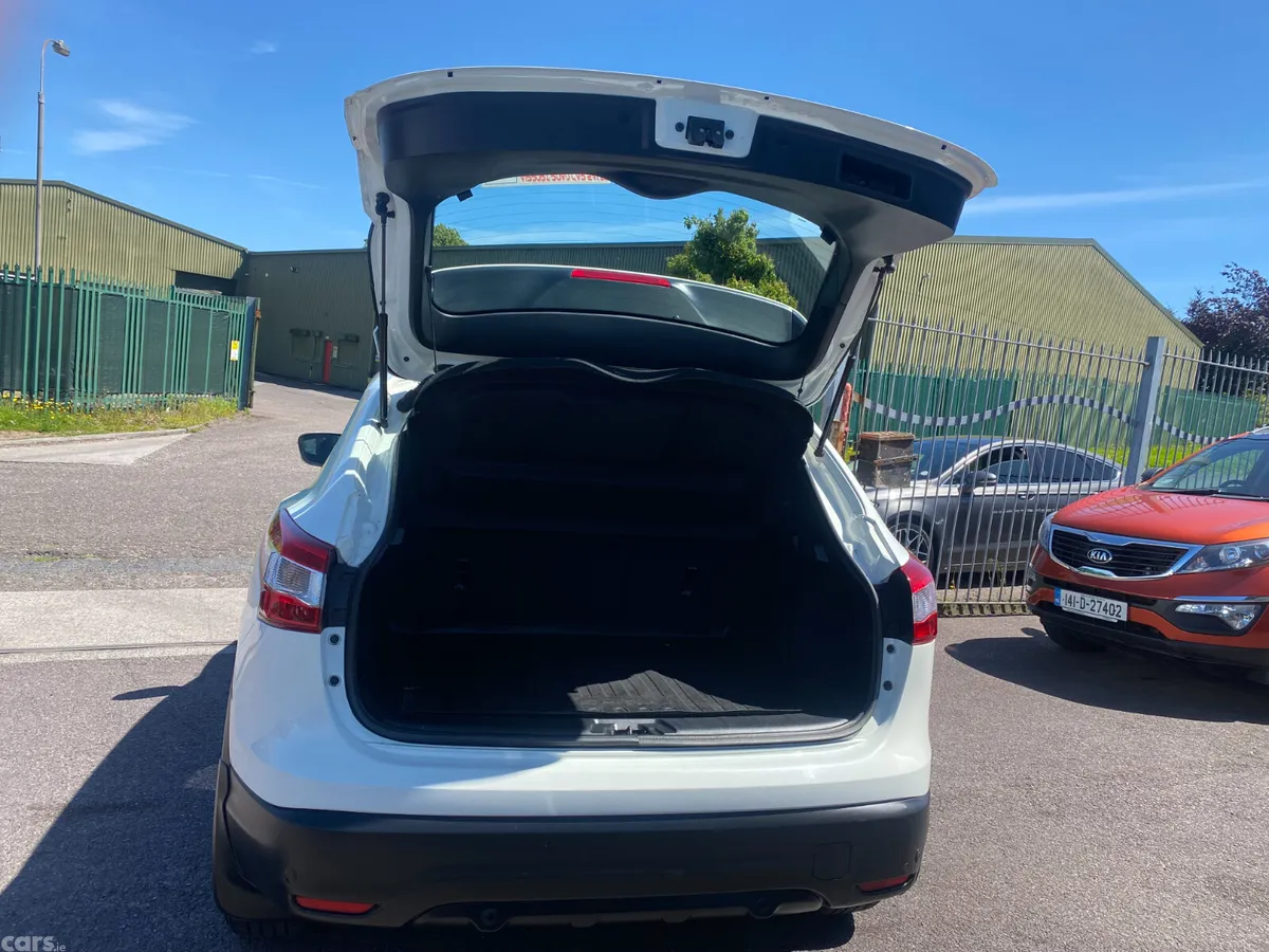 Nissan Qashqai SUV, Diesel, 2017, White