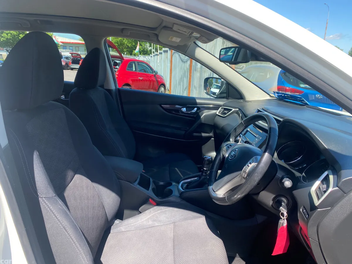 Nissan Qashqai SUV, Diesel, 2017, White