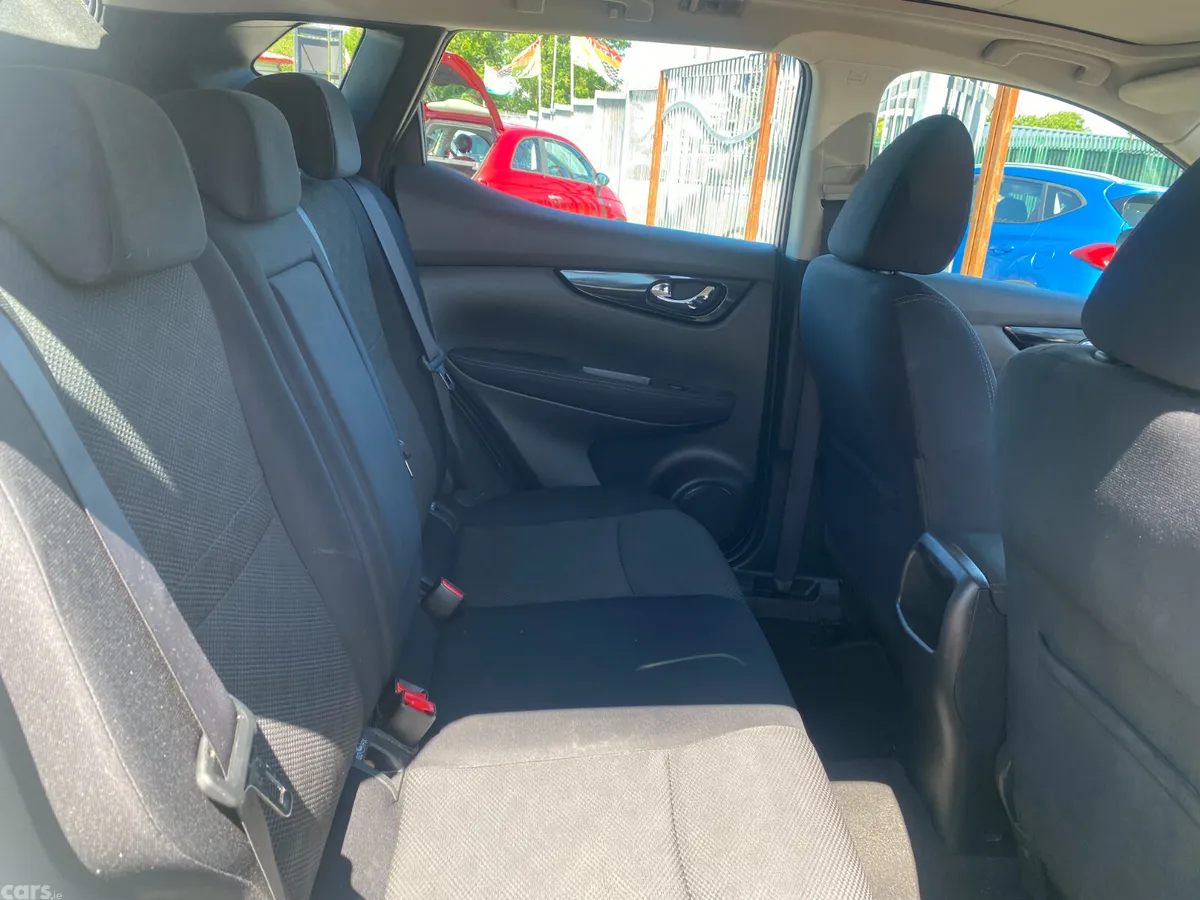 Nissan Qashqai SUV, Diesel, 2017, White