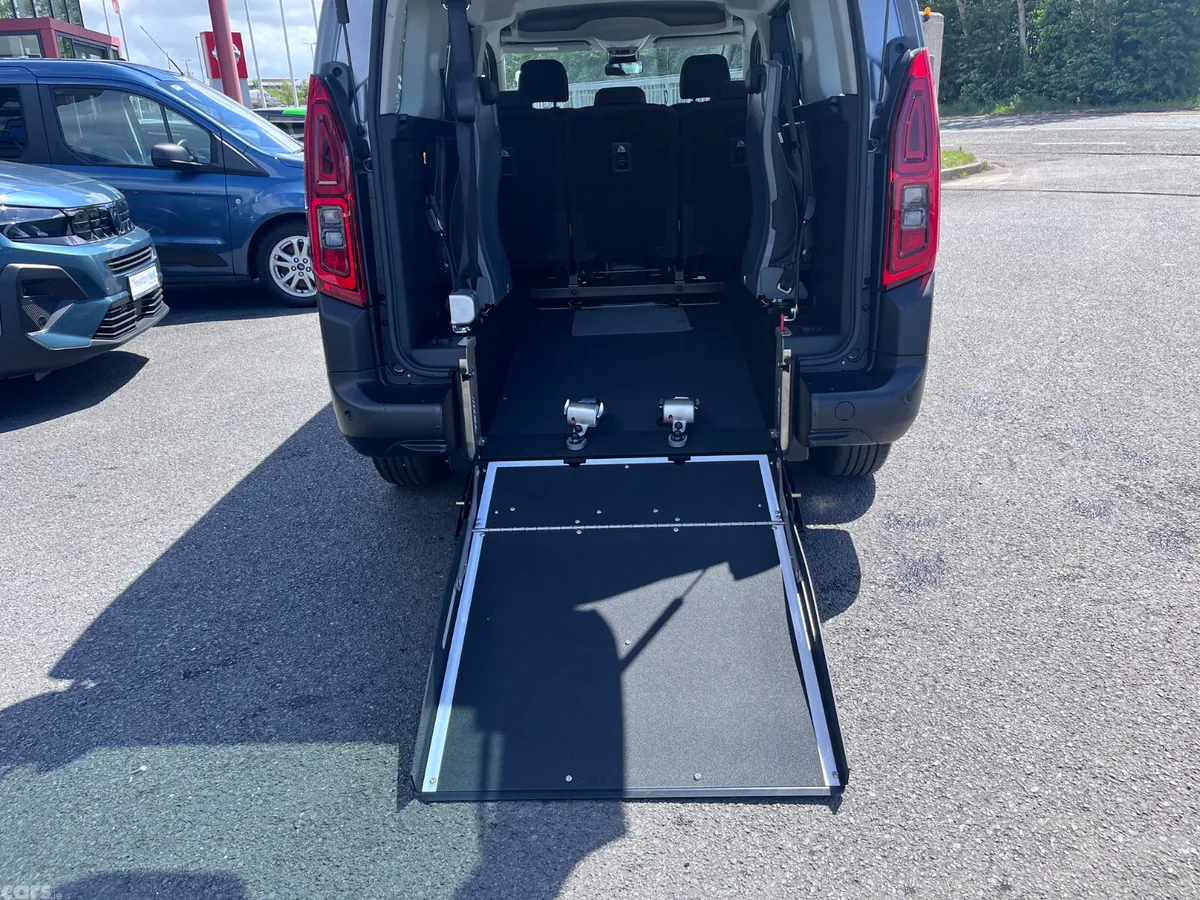 Citroen Berlingo Multispace MPV, Diesel, 2026, Silver