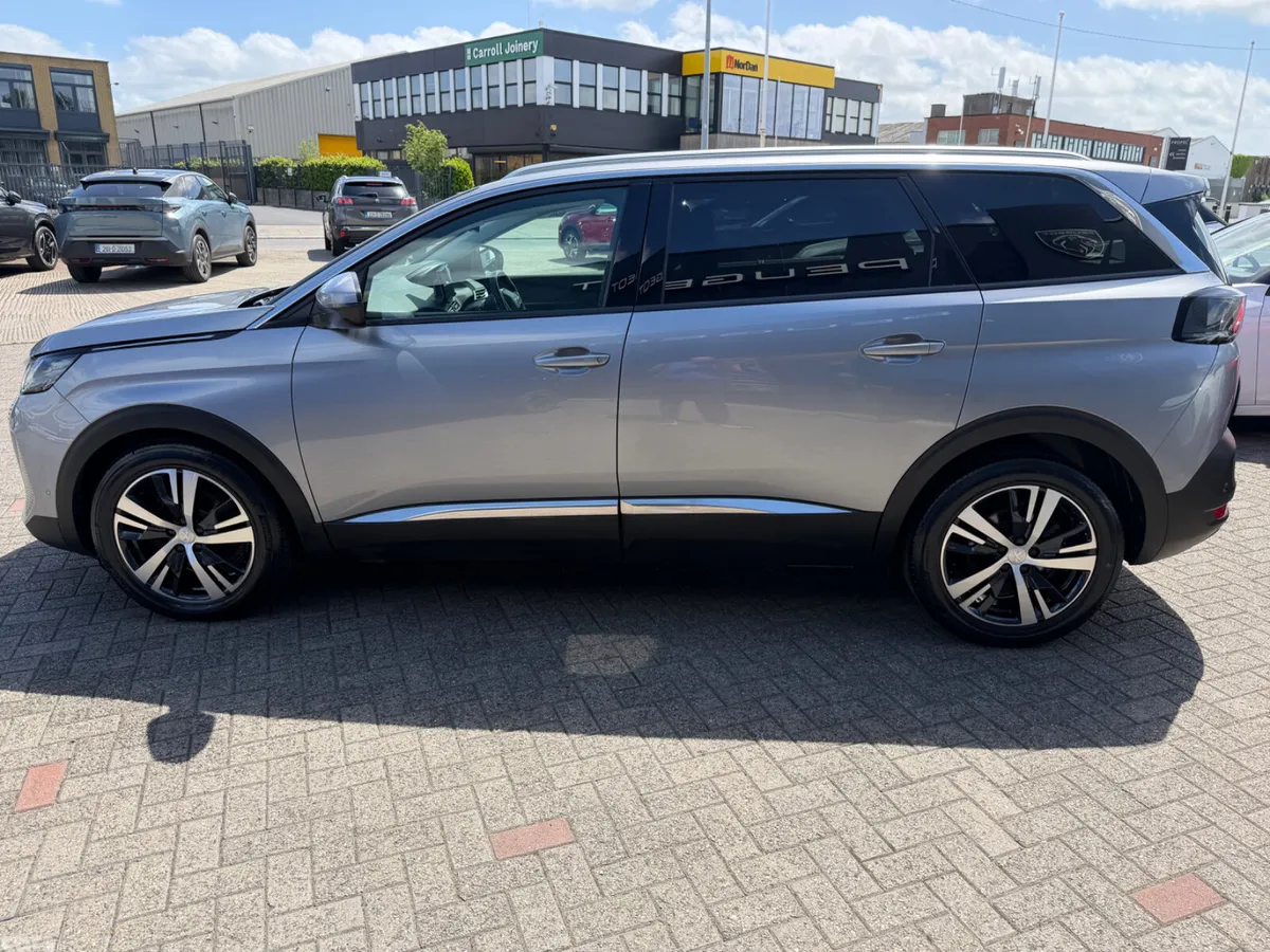 Peugeot 5008 MPV, Diesel, 2021, Grey