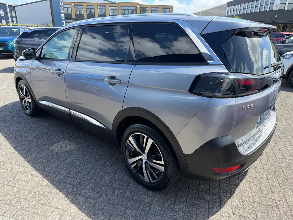 Peugeot 5008 MPV, Diesel, 2021, Grey