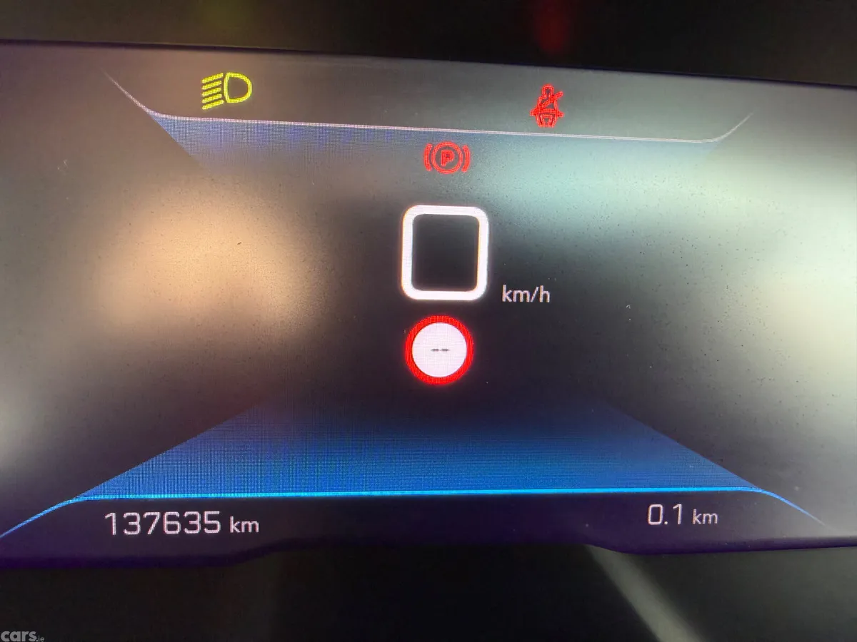 Peugeot 5008 MPV, Diesel, 2021, Grey