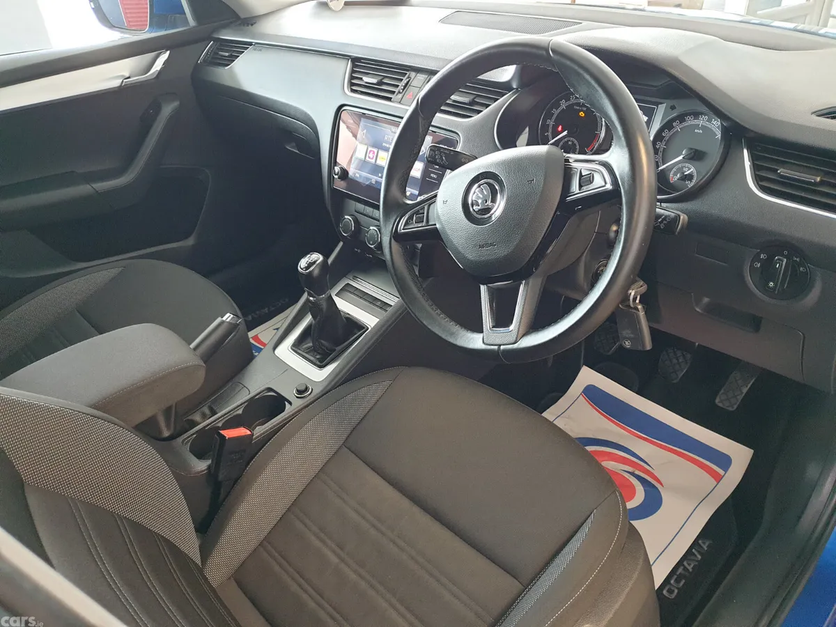 Skoda Octavia Estate, Diesel, 2017, Blue