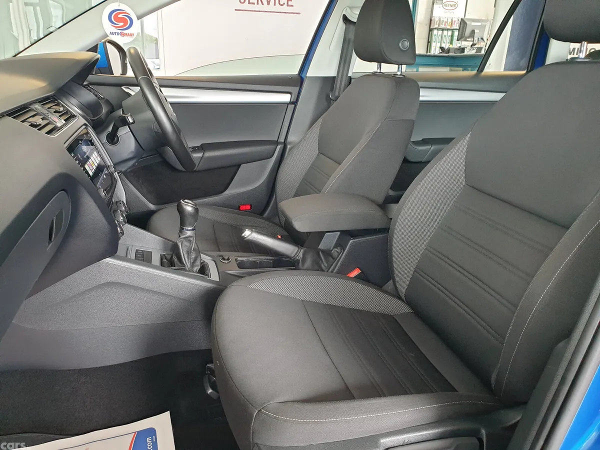 Skoda Octavia Estate, Diesel, 2017, Blue
