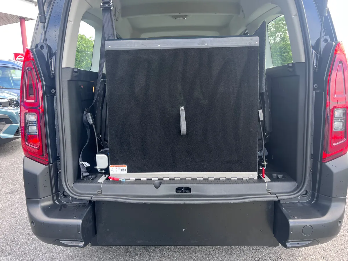 Citroen Berlingo Multispace MPV, Diesel, 2026, Black