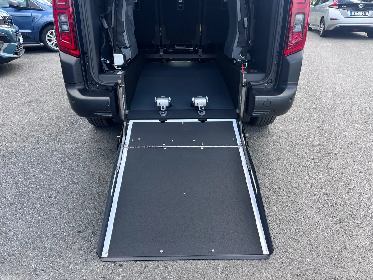 Citroen Berlingo Multispace MPV, Diesel, 2026, Black