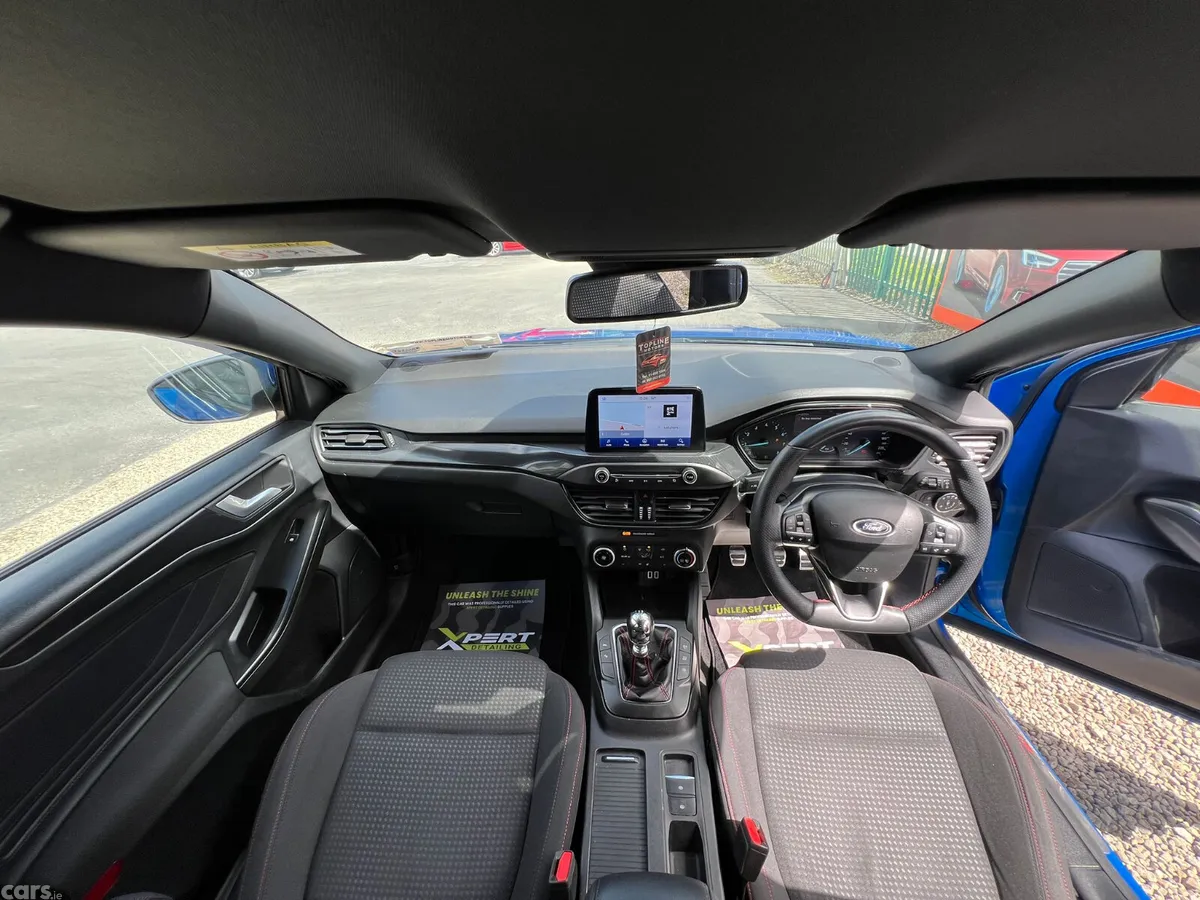 Ford Focus Hatchback, Petrol Hybrid, 2021, Blue