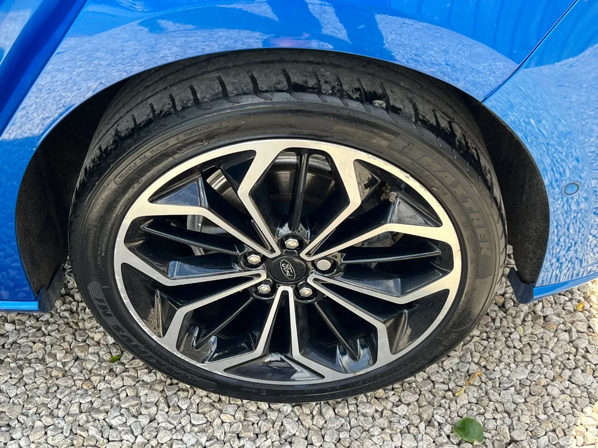Ford Focus Hatchback, Petrol Hybrid, 2021, Blue