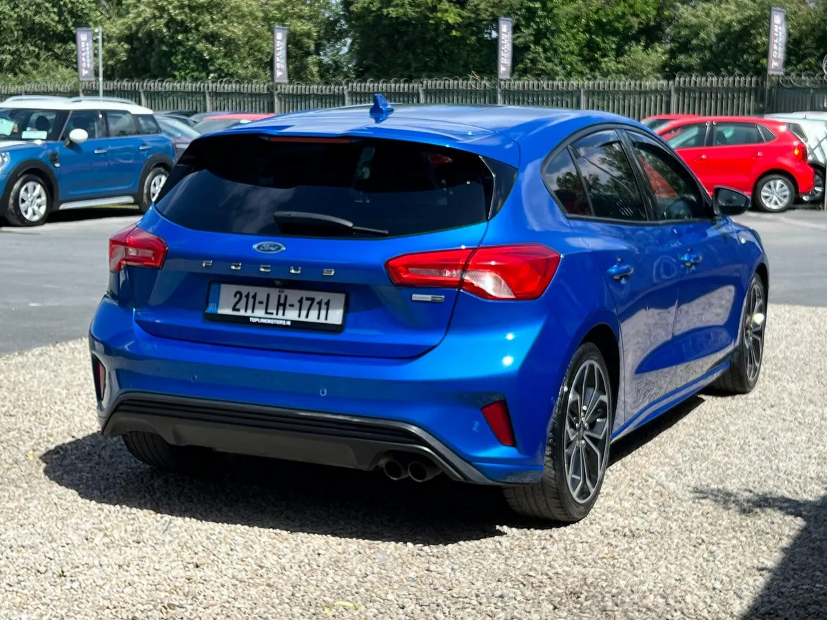 Ford Focus Hatchback, Petrol Hybrid, 2021, Blue