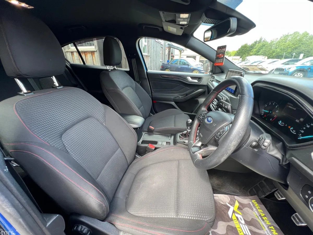 Ford Focus Hatchback, Petrol Hybrid, 2021, Blue
