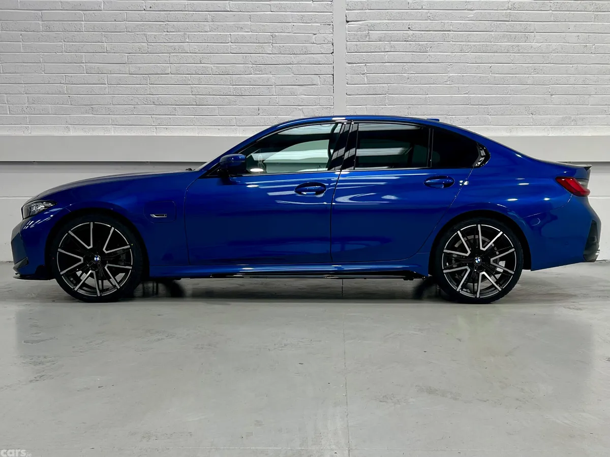 BMW 3-Series Saloon, Petrol Plug-in Hybrid, 2023, Blue