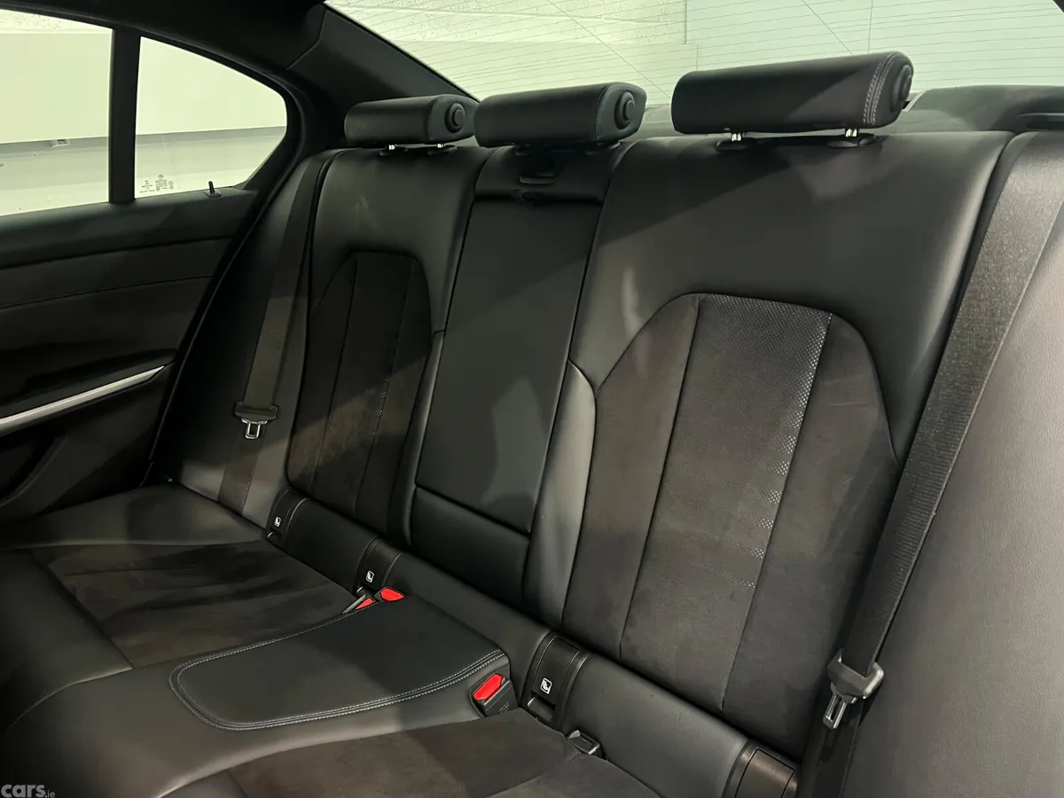 BMW 3-Series Saloon, Petrol Plug-in Hybrid, 2023, Blue