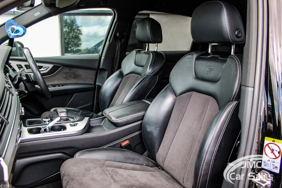 Audi Q7 SUV, Diesel Hybrid, 2019, Black