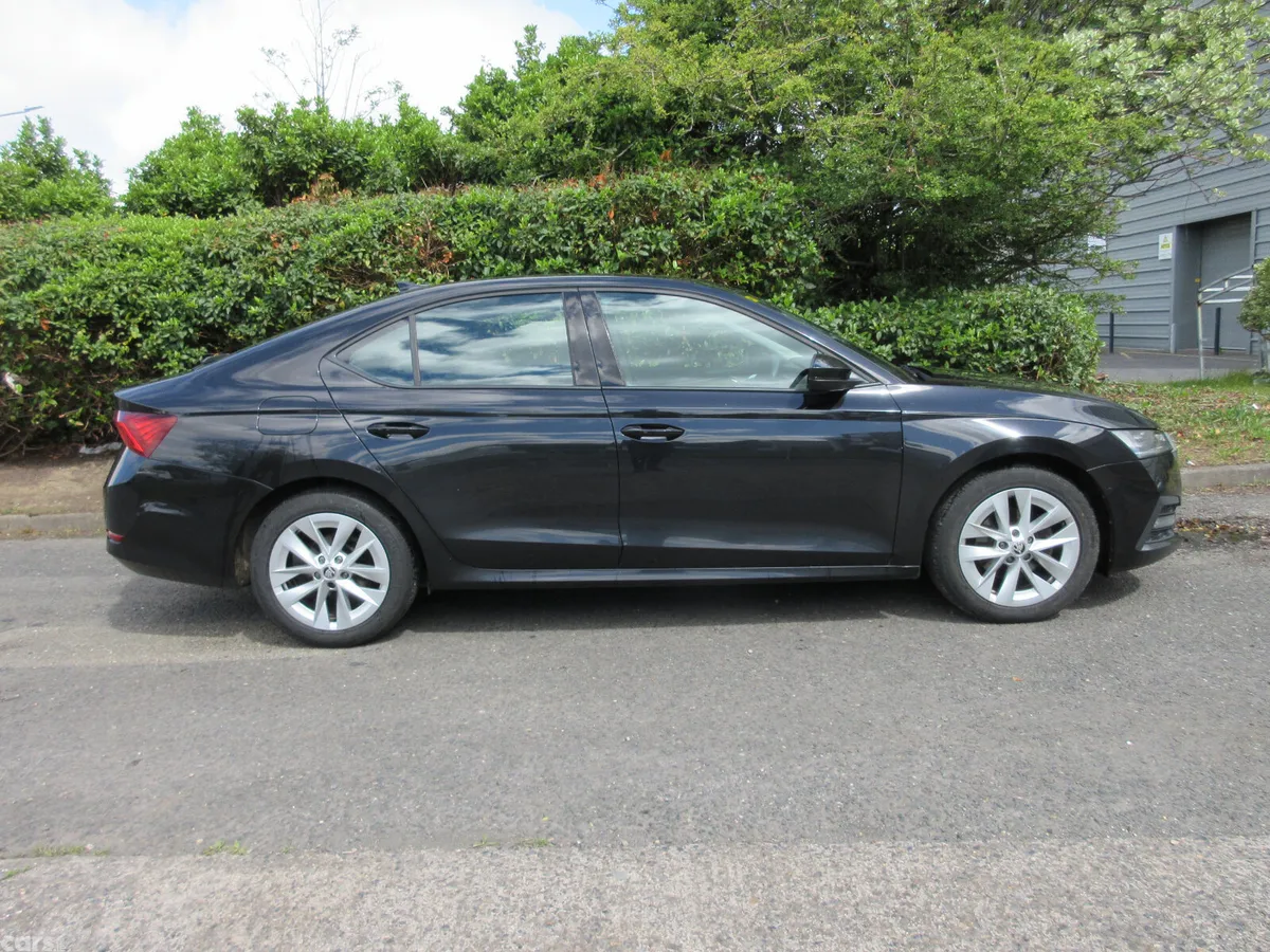 Skoda Octavia Saloon, Diesel, 2022, Black
