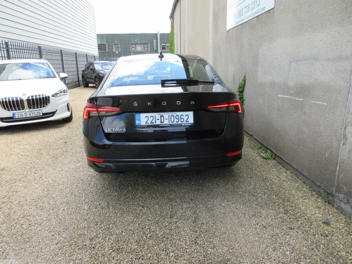 Skoda Octavia Saloon, Diesel, 2022, Black