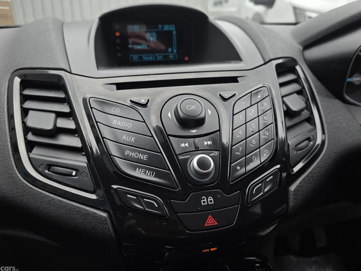 Ford Fiesta Hatchback, Petrol, 2014, Silver