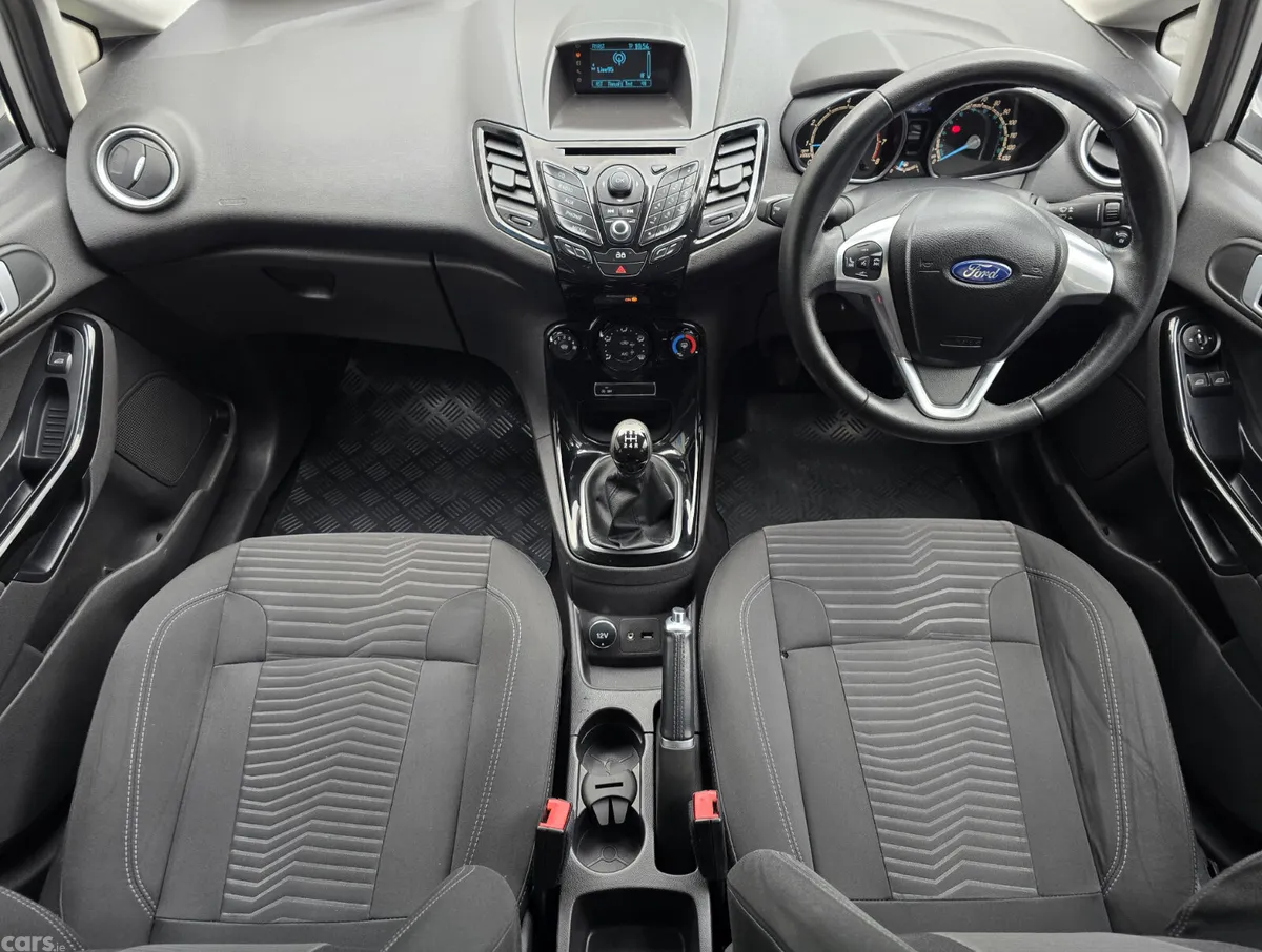 Ford Fiesta Hatchback, Petrol, 2014, Silver