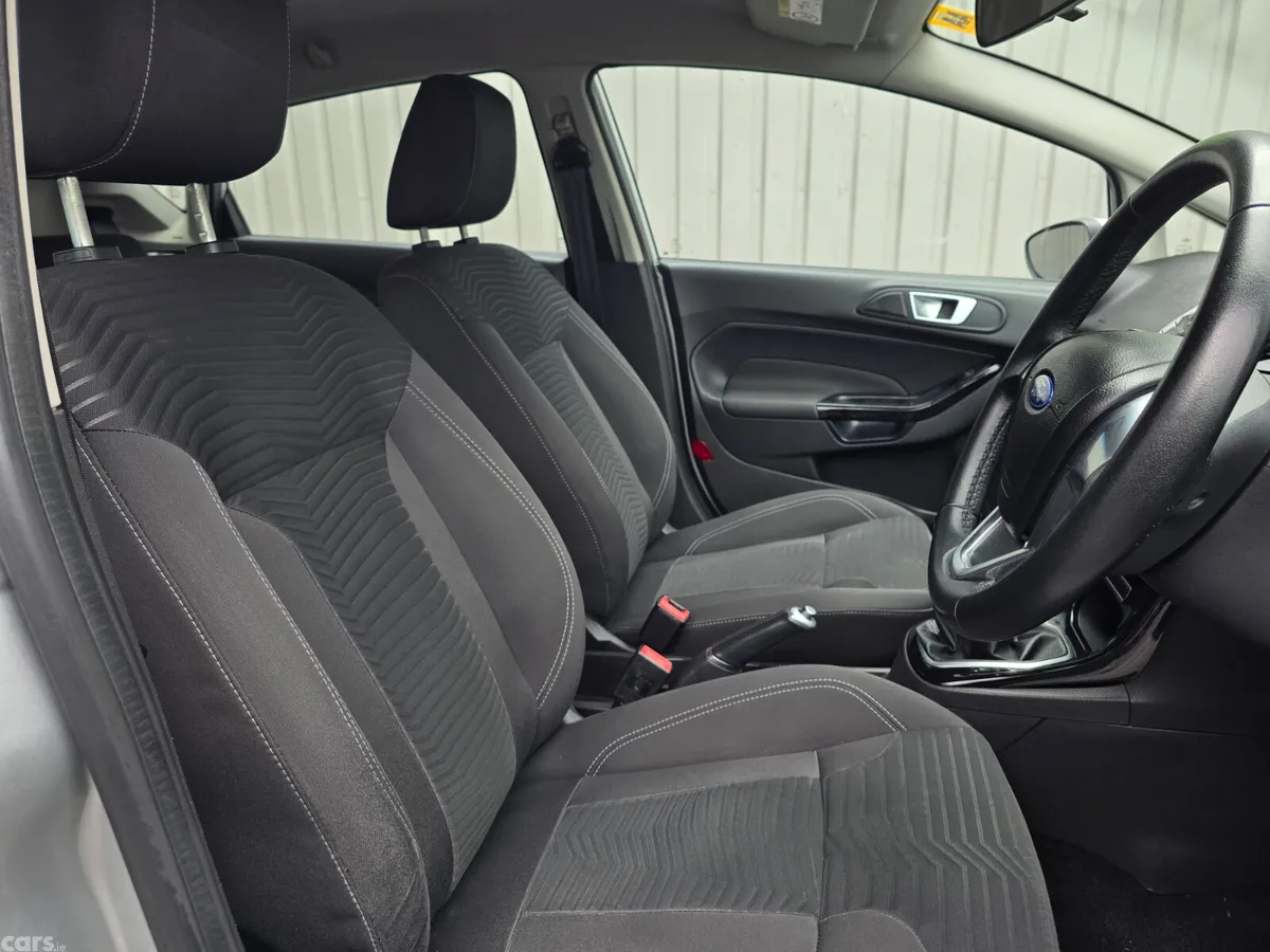 Ford Fiesta Hatchback, Petrol, 2014, Silver