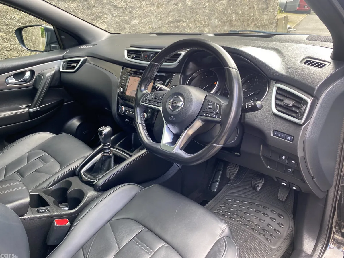Nissan Qashqai SUV, Diesel, 2020, Black
