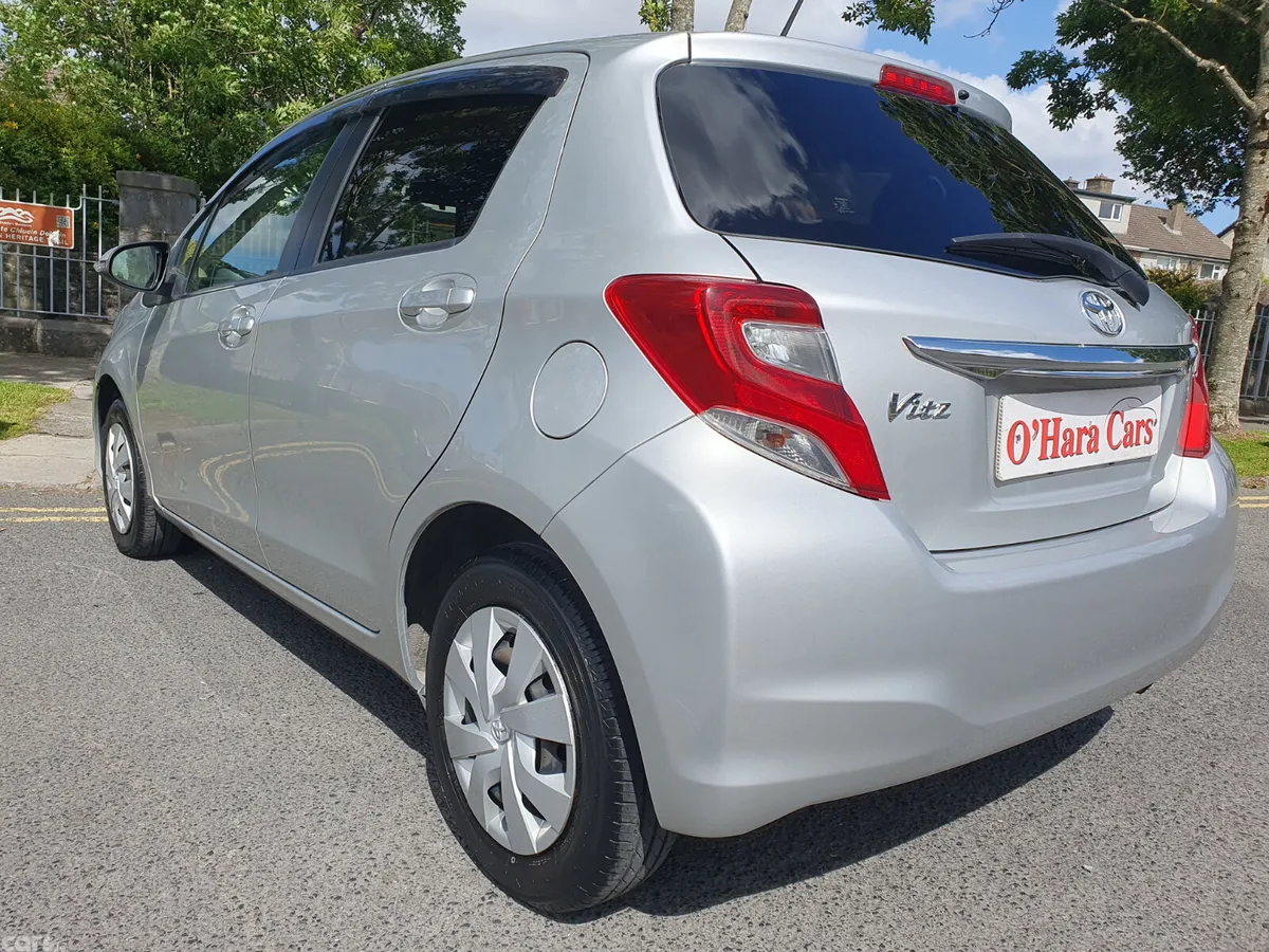 Toyota Yaris Hatchback, Petrol, 2015, Silver