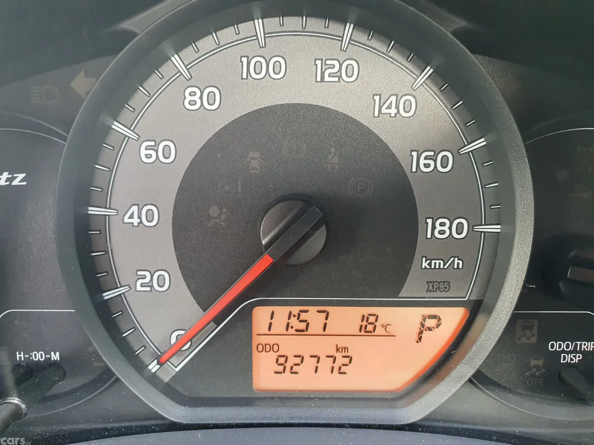 Toyota Yaris Hatchback, Petrol, 2015, Silver