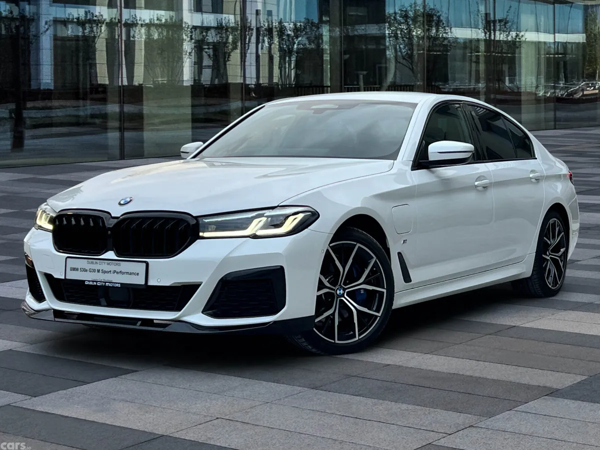BMW 5-Series Saloon, Petrol Plug-in Hybrid, 2020, White