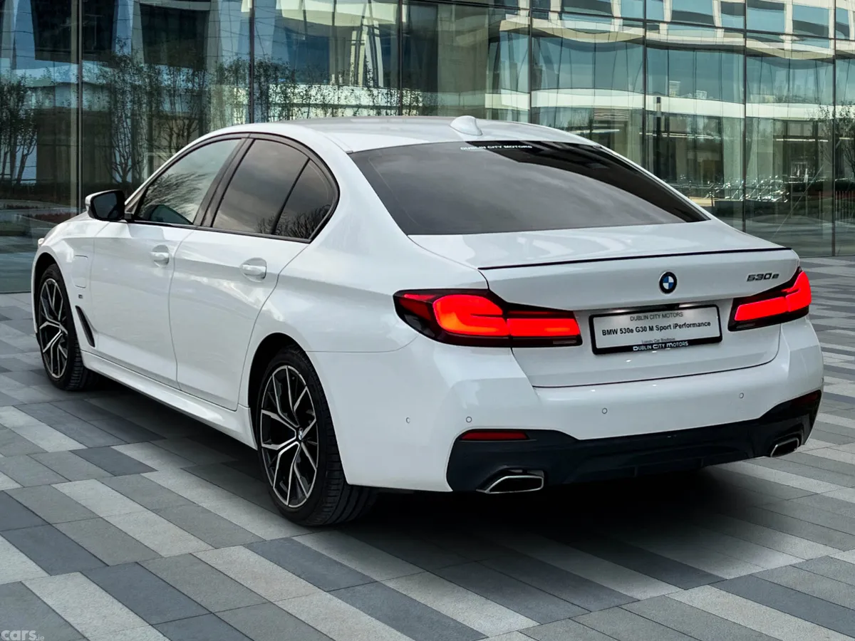 BMW 5-Series Saloon, Petrol Plug-in Hybrid, 2020, White