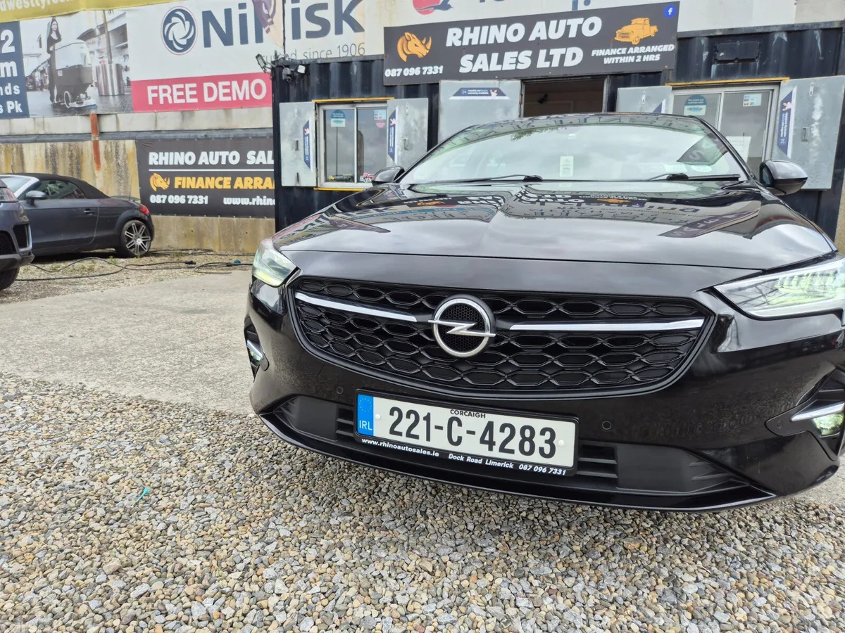 Opel Insignia Hatchback, Diesel, 2022, Black