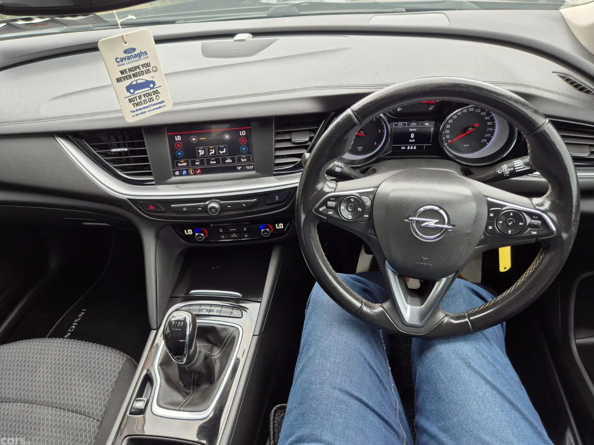 Opel Insignia Hatchback, Diesel, 2022, Black