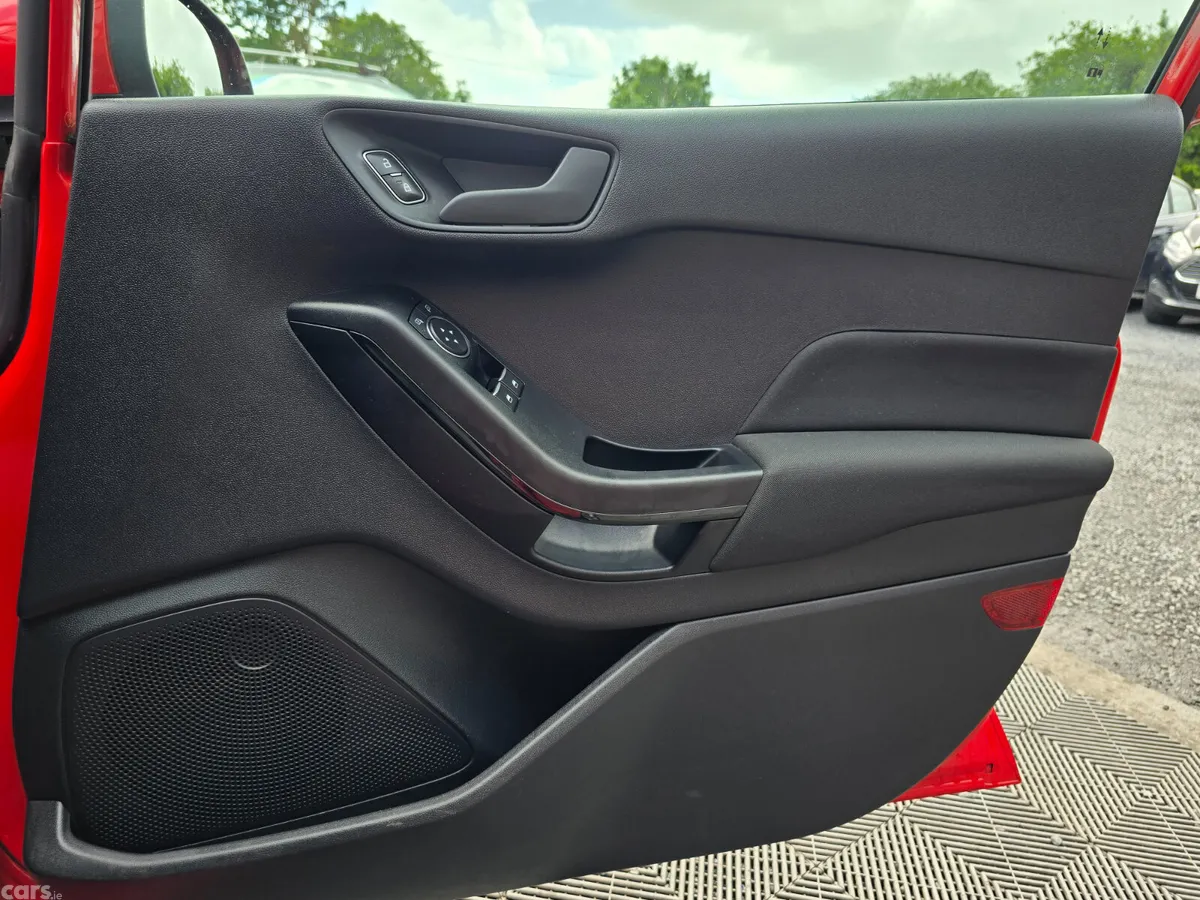 Ford Fiesta Hatchback, Petrol, 2020, Red