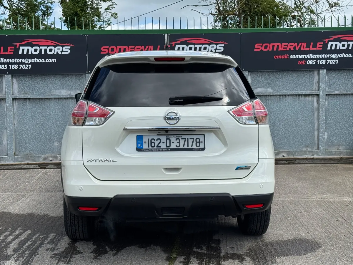 Nissan X-Trail SUV, Petrol Hybrid, 2016, White