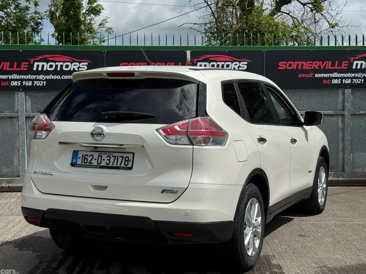 Nissan X-Trail SUV, Petrol Hybrid, 2016, White