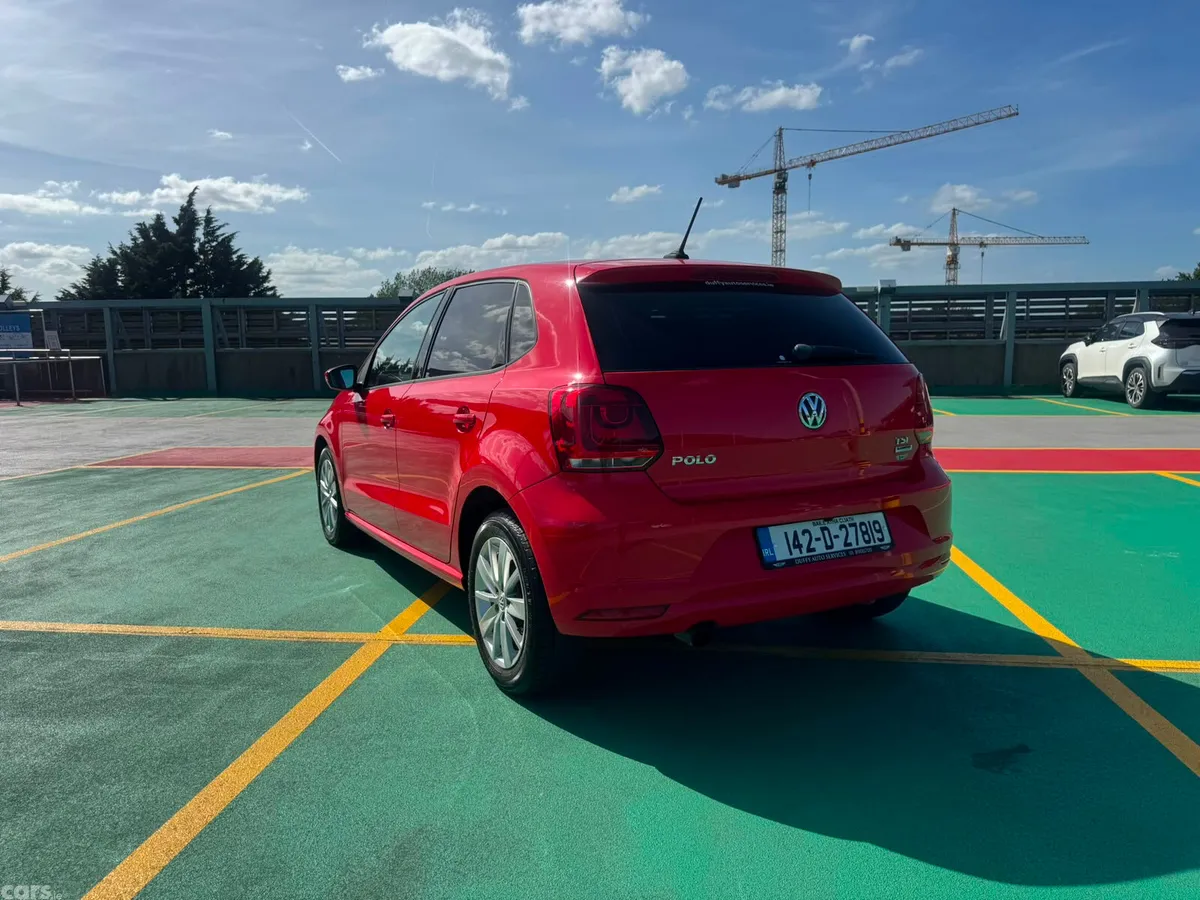 Volkswagen Polo Hatchback, Petrol, 2014, Red