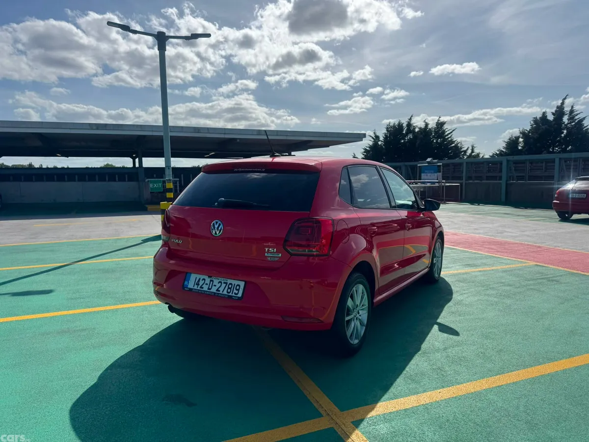 Volkswagen Polo Hatchback, Petrol, 2014, Red