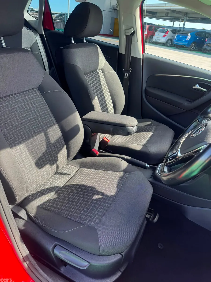 Volkswagen Polo Hatchback, Petrol, 2014, Red