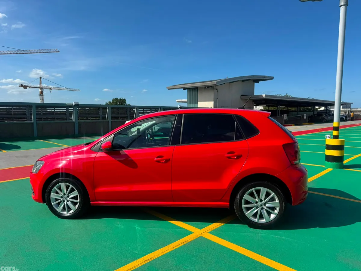 Volkswagen Polo Hatchback, Petrol, 2014, Red