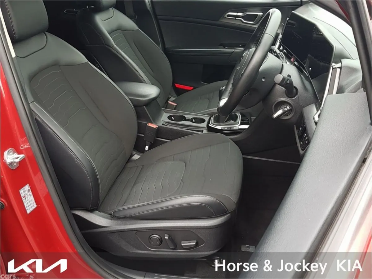 Kia Sportage SUV, Diesel Hybrid, 2023, Red
