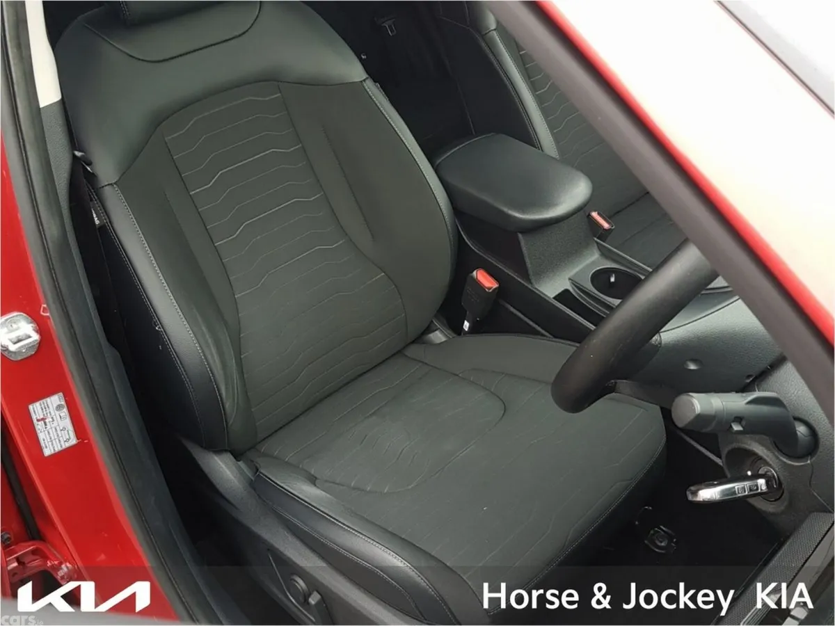 Kia Sportage SUV, Diesel Hybrid, 2023, Red