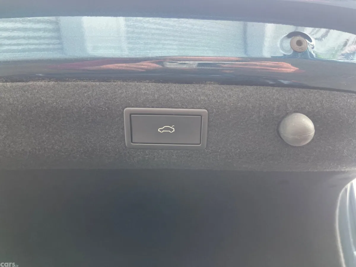Skoda Superb Hatchback, Diesel, 2024, Blue