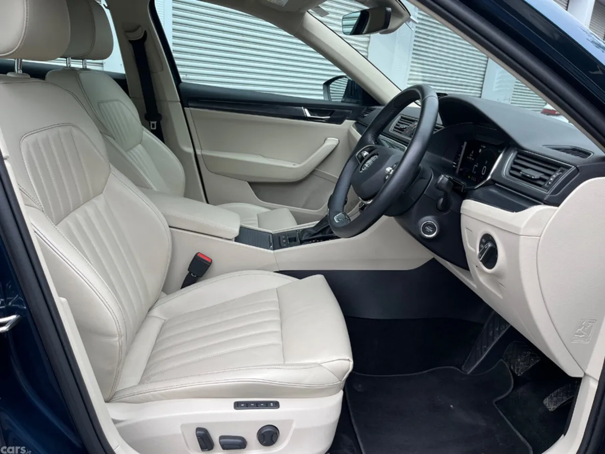 Skoda Superb Hatchback, Diesel, 2024, Blue