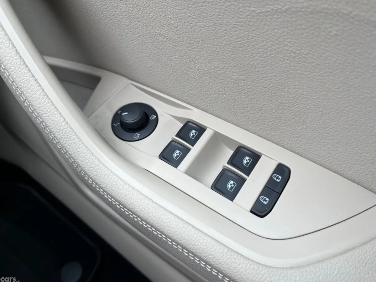 Skoda Superb Hatchback, Diesel, 2024, Blue