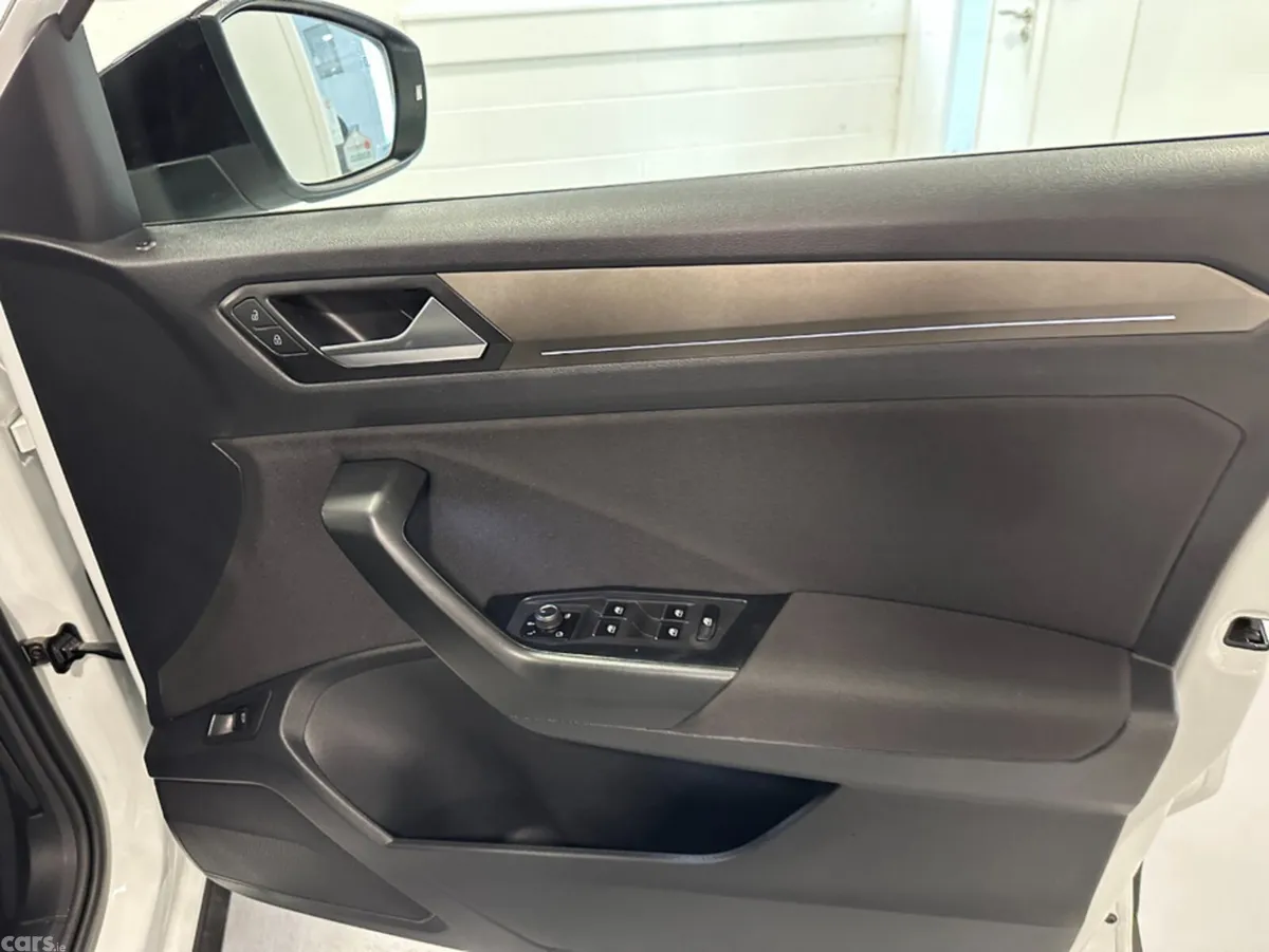 Volkswagen T-Roc SUV, Diesel, 2021, White