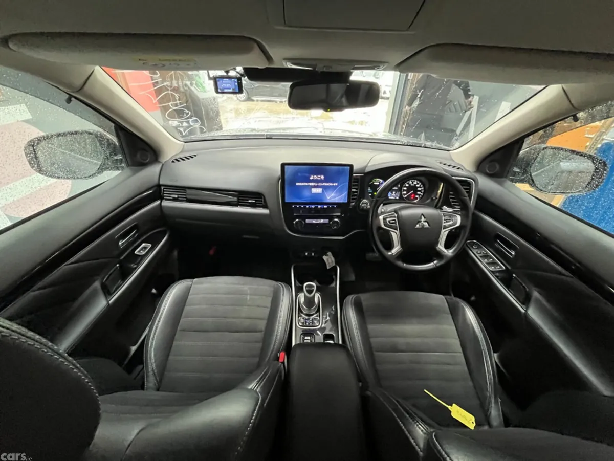 Mitsubishi Outlander Convertible, Petrol Plug-in Hybrid, 2019, Grey