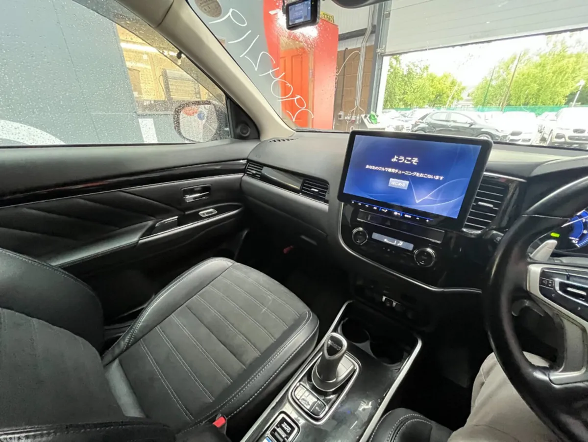Mitsubishi Outlander Convertible, Petrol Plug-in Hybrid, 2019, Grey