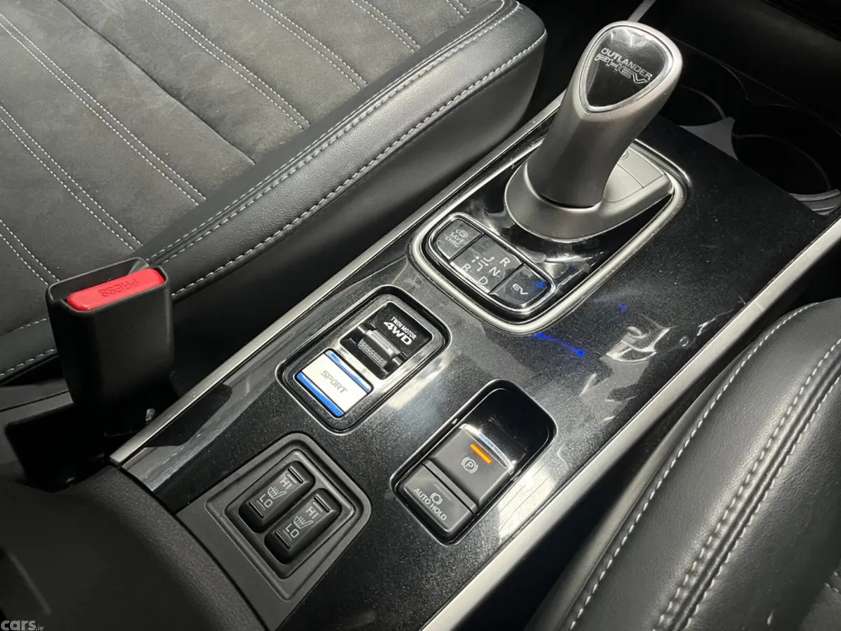 Mitsubishi Outlander Convertible, Petrol Plug-in Hybrid, 2019, Grey