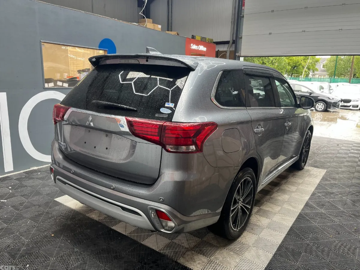 Mitsubishi Outlander Convertible, Petrol Plug-in Hybrid, 2019, Grey